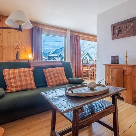 With Balcony And Mountain View Apartment *